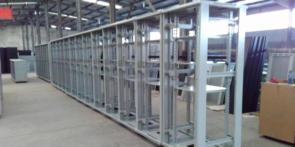 服務(wù)器機(jī)柜不一樣運用狀況的選擇