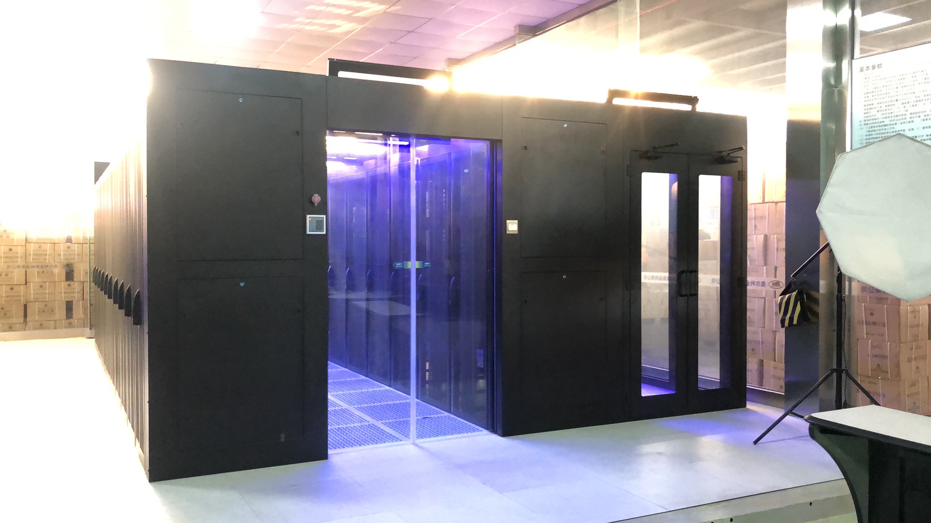 機柜廠家為您講解服務(wù)器機柜設(shè)備布局需要考慮哪些因素