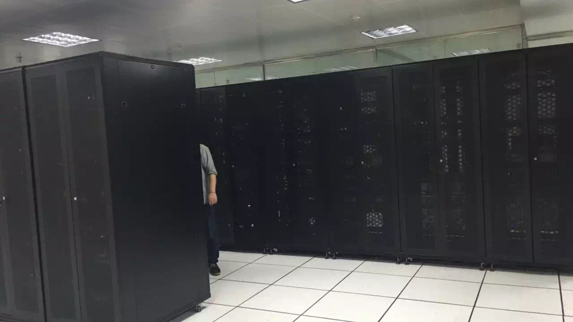 深圳機(jī)柜廠家關(guān)于精致森藍(lán)機(jī)柜技術(shù)參數(shù)詳解