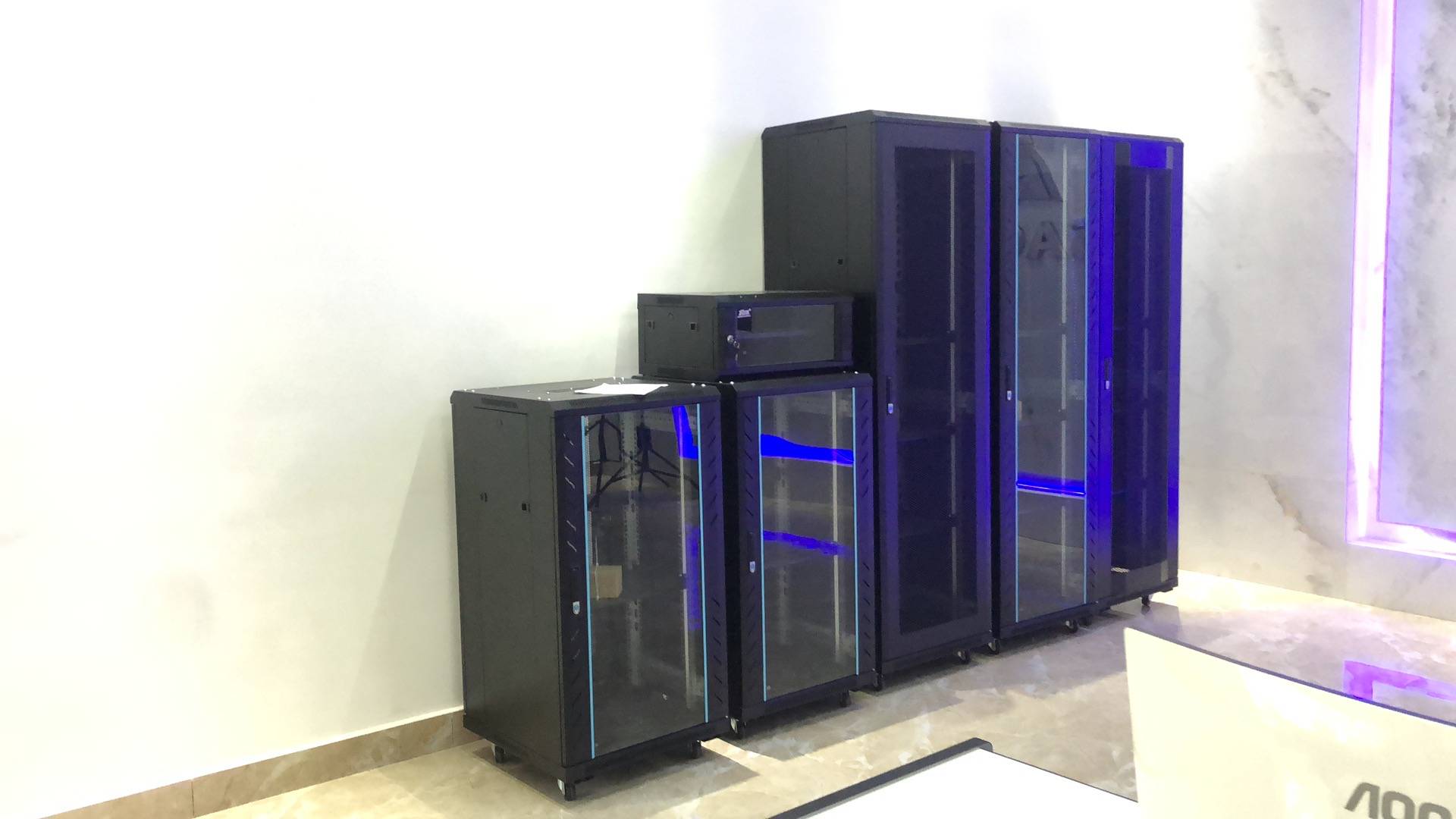 42U機柜：為您的服務器和網(wǎng)絡設備帶來的無盡好處